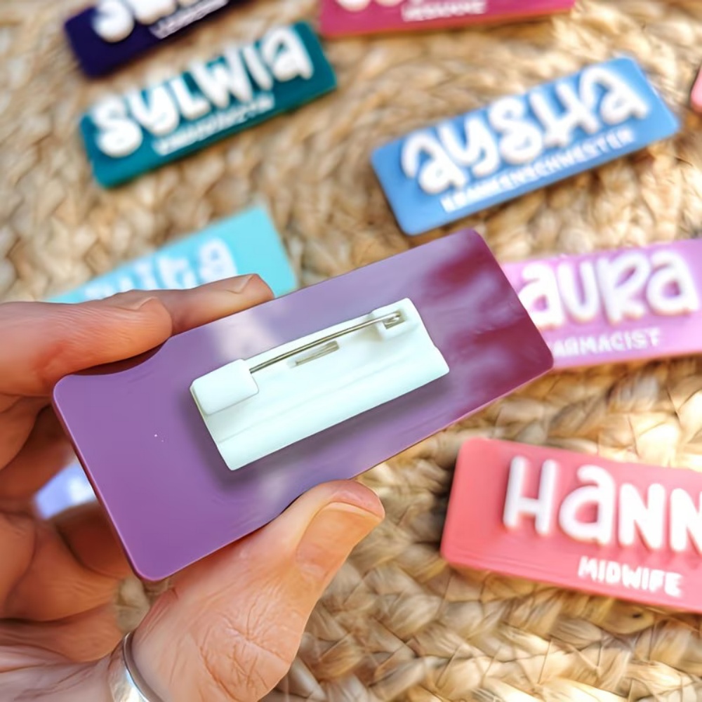 Personalized Name Brooch Badge - Embroidery Texture のレビューと価格