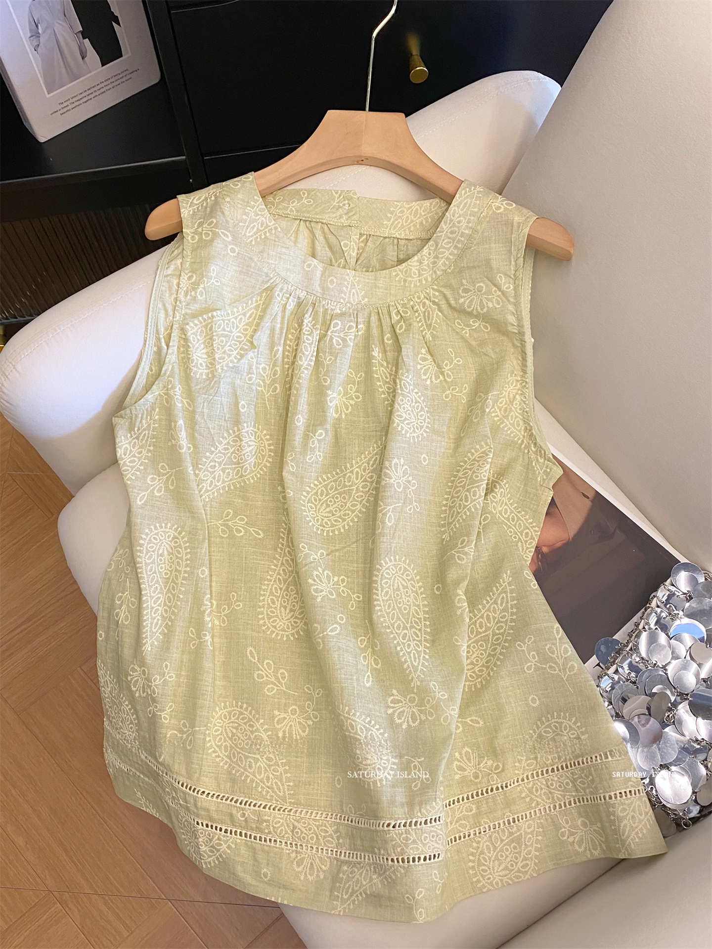 Korean Design round Neck Sleev - Embroidery Unique Design のレビューと価格