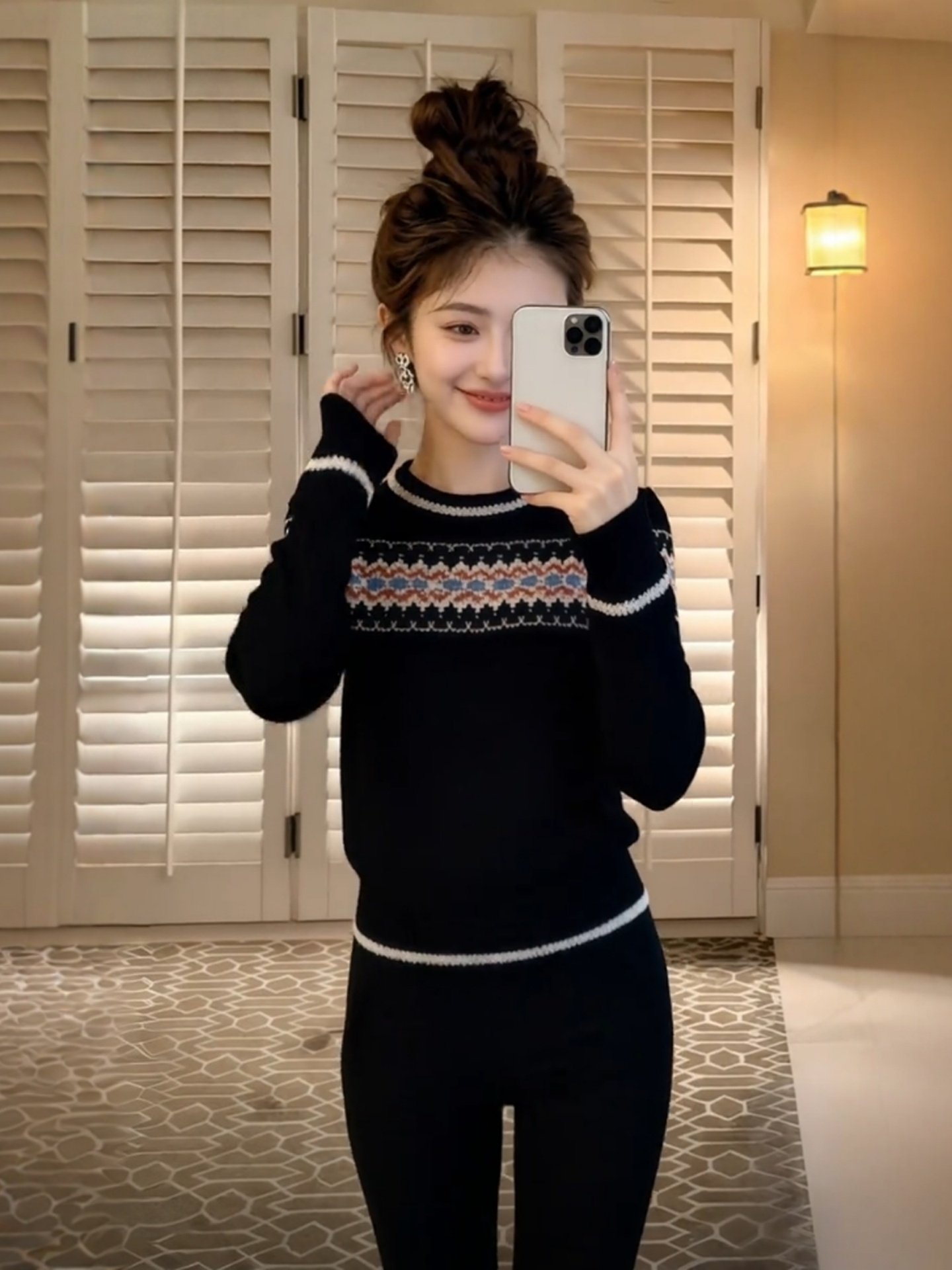 Unique Design Bla Knitted Swea - Embroidery Unique Design のレビューと価格