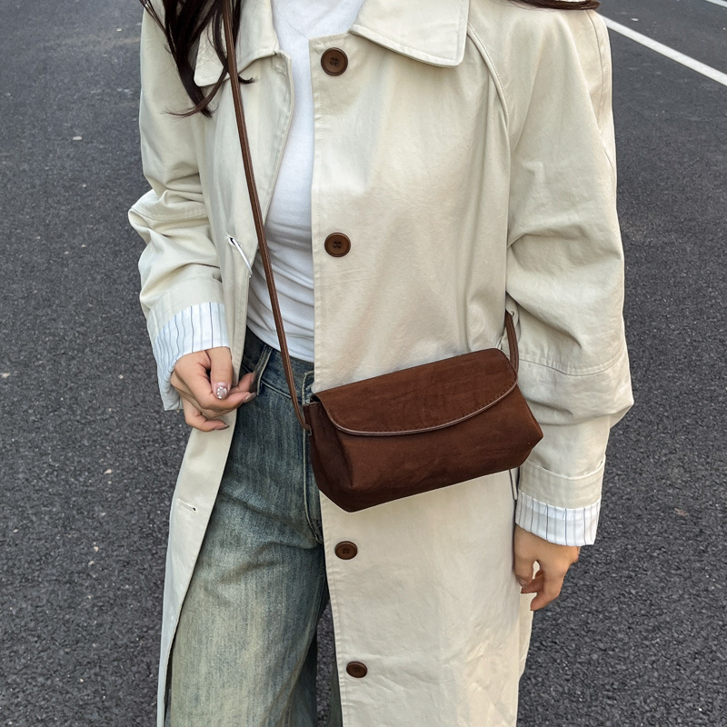 New Winter Crossbody Bag Women - Embroidery Texture のレビューと価格