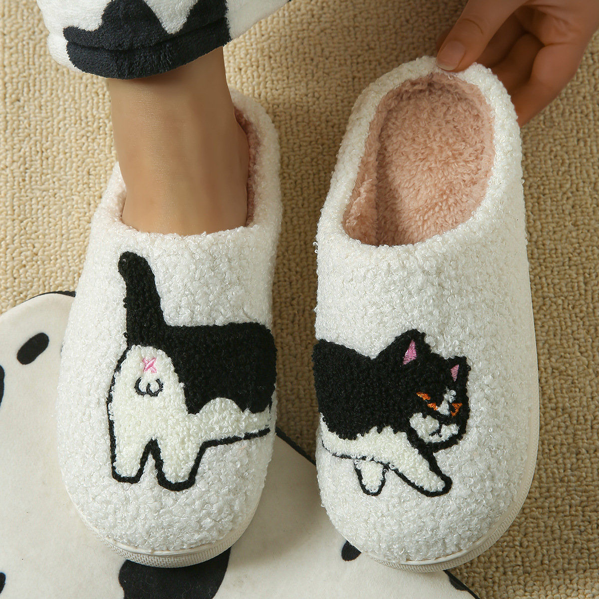 Winter Plush Cute Dachshund Em - Embroidery Cotton のレビューと価格